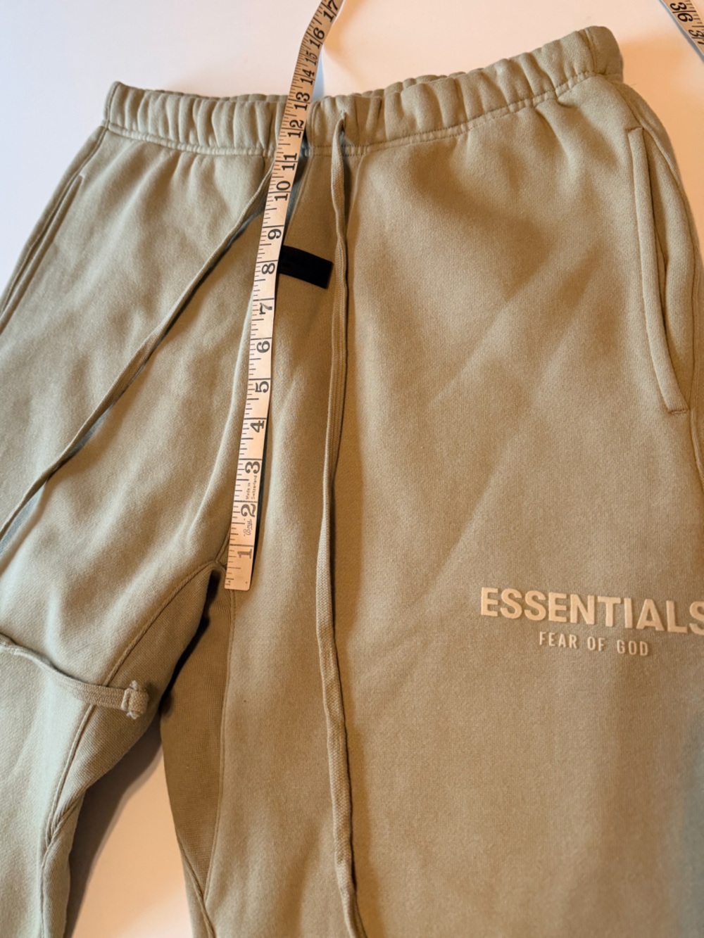 Fear of God Essential fleece Sweatpants color eggshell, straight leg sz S Unisex - Picture 4 of 12